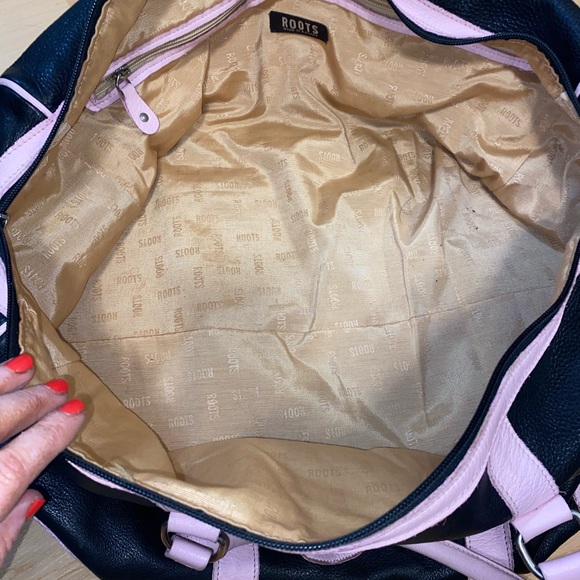 EUC Authentic Roots Monogramed Duffel Bag Circa 90’s? - Picture 9 of 12